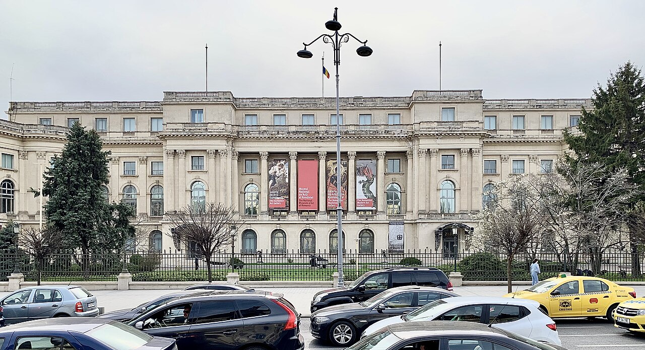 Royal Palace facade (National Museum of Art)